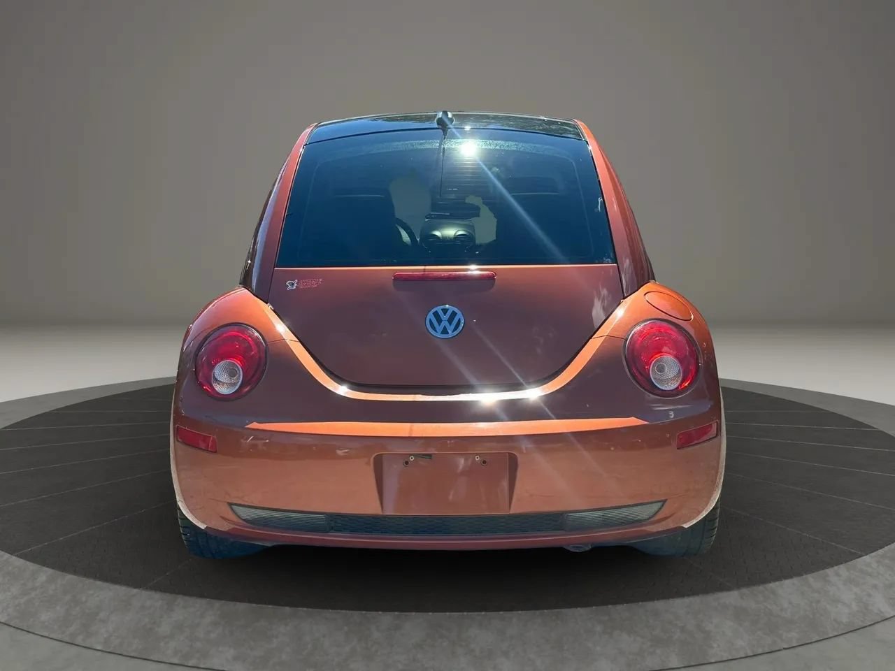 Used 2010 Volkswagen Beetle Final Edition FWD image 4