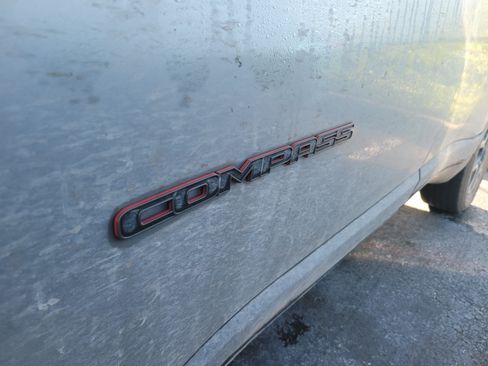Used 2019 Jeep Compass Trailhawk w/ Leather Interior Group AWD/4WD image 9