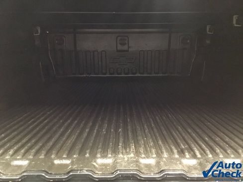 Used 2018 Chevrolet Silverado 1500 LTZ AWD/4WD image 17