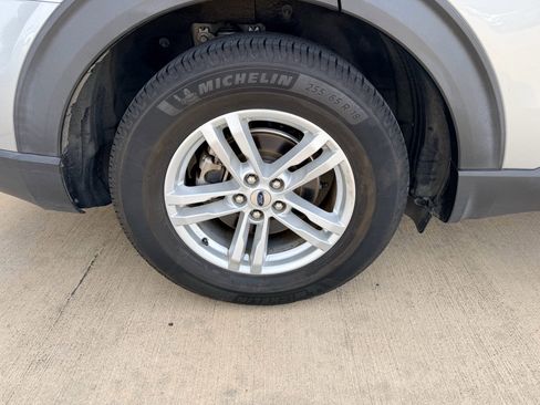 Used 2021 Ford Explorer XLT RWD image 27