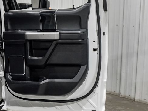 Used 2021 Ford F450 Platinum w/ FX4 Off-Road Package AWD/4WD image 39