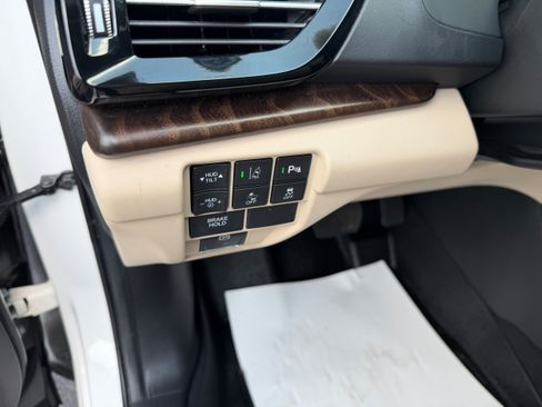 Used 2020 Acura RDX AWD w/ Advance Package image 16