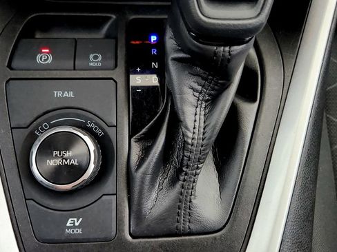 Used 2023 Toyota RAV4 AWD Hybrid image 33