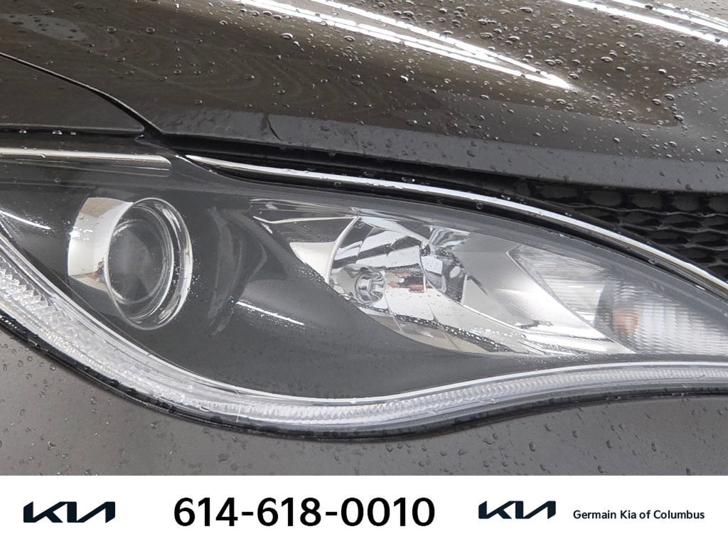 Used 2017 Chrysler Pacifica Limited w/ UConnect Theater Package FWD image 14