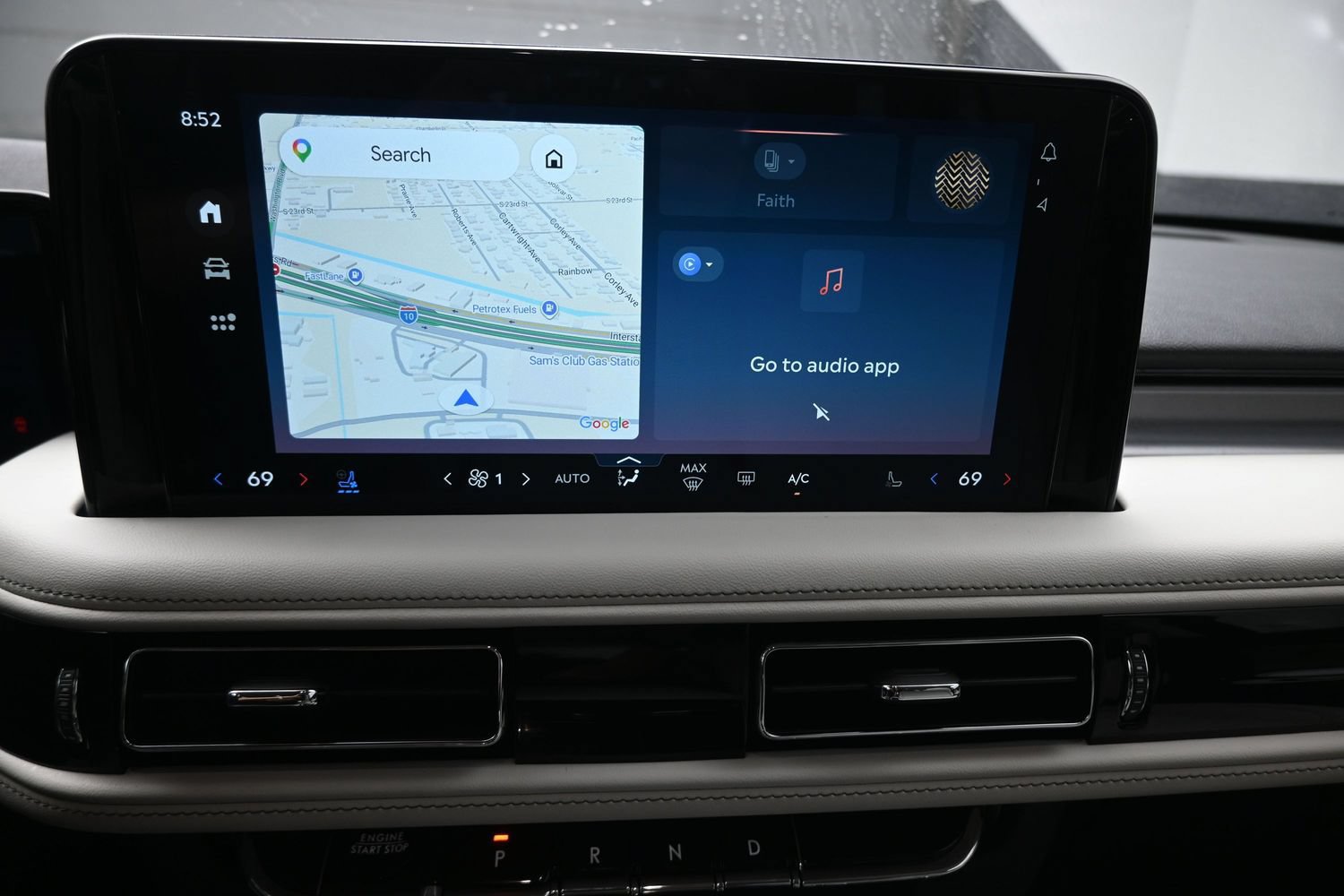Used 2025 Lincoln Aviator 2WD image 3