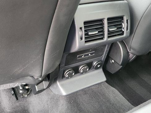 Used 2020 Jaguar F-PACE Premium image 31