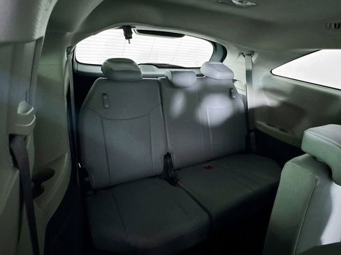 Used 2024 Toyota Sienna XLE image 28