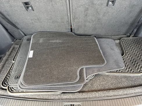 Used 2019 Volkswagen Atlas SEL R-Line AWD/4WD image 5