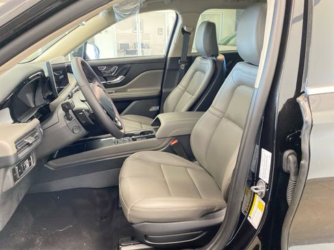 New 2025 Lincoln Corsair AWD w/ Equipment Group 101A image 15