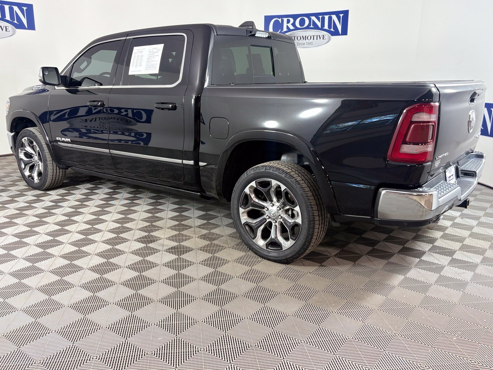 Used 2023 RAM 1500 Limited AWD/4WD image 33