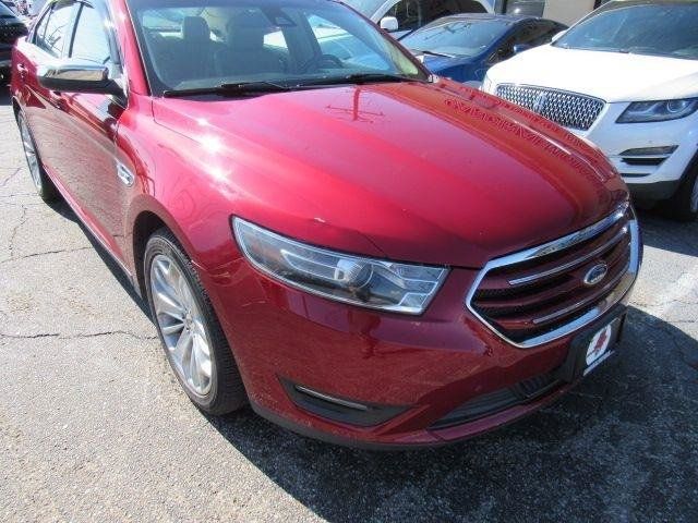 Used 2017 Ford Taurus Limited FWD image 1