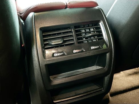 Used 2025 BMW X6 xDrive40i w/ Executive Package image 27