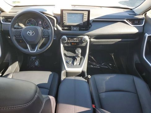 Used 2022 Toyota RAV4 XLE Premium image 17