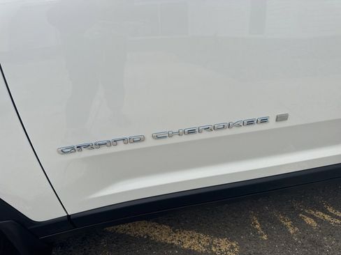 Used 2022 Jeep Grand Cherokee Limited 4xe w/ MOPAR Finishing Package image 15