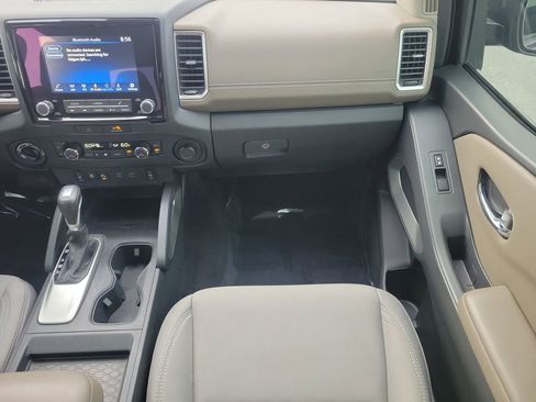 Used 2022 Nissan Frontier SV image 13