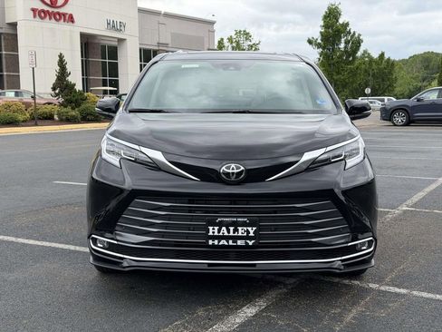 New 2026 Toyota Sienna Limited AWD/4WD image 23