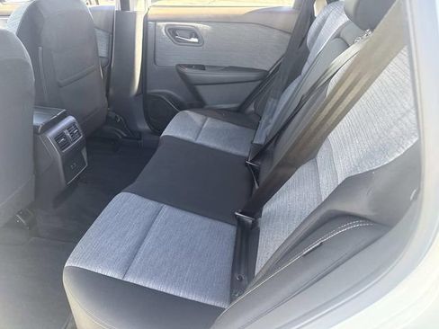 Used 2023 Nissan Rogue SV FWD image 14