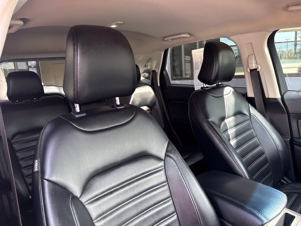 Used 2022 Ford Edge SEL AWD/4WD image 30