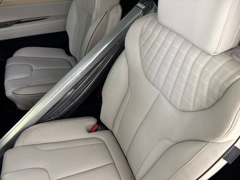Used 2023 Hyundai Palisade Limited w/ Cargo Package FWD image 28