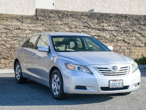 Used 2008 Toyota Camry LE image 3