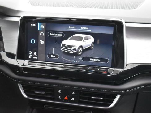 Used 2024 Volkswagen Atlas Cross Sport SE FWD image 20