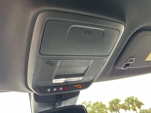 Used 2025 Buick Enclave Preferred image 31