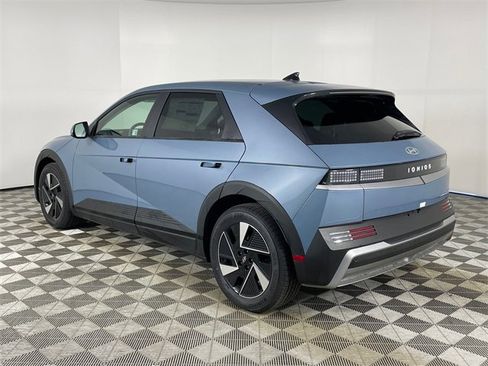 New 2025 Hyundai Ioniq 5 SE image 21