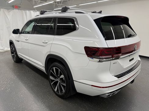 Used 2024 Volkswagen Atlas SEL Premium R-Line AWD/4WD image 3