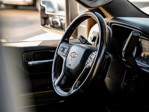 Used 2022 Chevrolet Silverado 2500 High Country w/ Safety Package II image 12