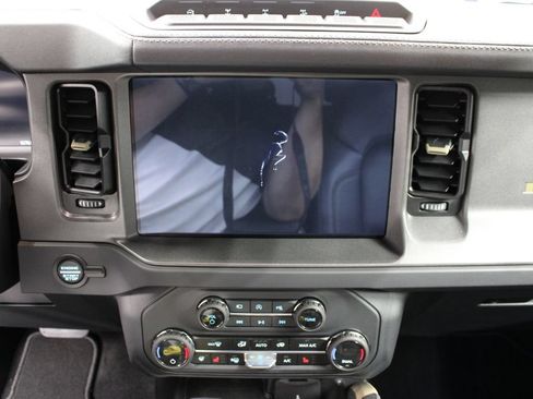 Used 2025 Ford Bronco Badlands AWD/4WD image 19