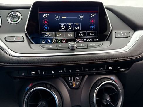 Used 2022 Chevrolet Blazer Premier image 19