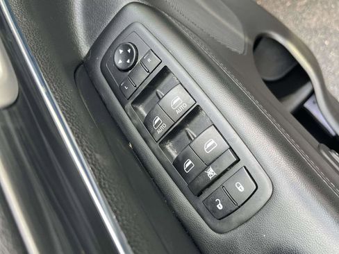 Used 2020 Jeep Grand Cherokee Limited image 15