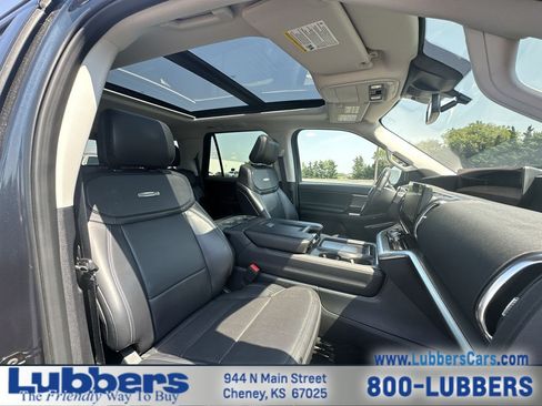 Used 2025 Ford Expedition Platinum AWD/4WD image 25
