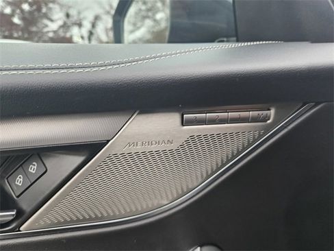 Used 2024 Jaguar F-PACE R-Dynamic S image 21