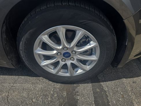 Used 2017 Ford Fusion S image 27