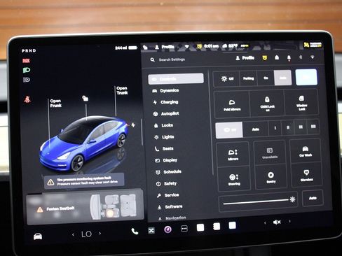 Used 2023 Tesla Model 3 Standard Range image 13