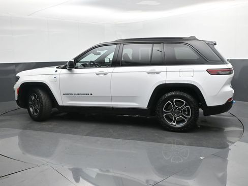 Used 2023 Jeep Grand Cherokee Trailhawk w/ Luxury Tech Group III image 3
