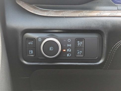 Used 2022 Ford Explorer Platinum w/ Technology Package AWD/4WD image 27