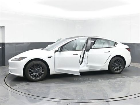 Used 2025 Tesla Model 3 Long Range image 48