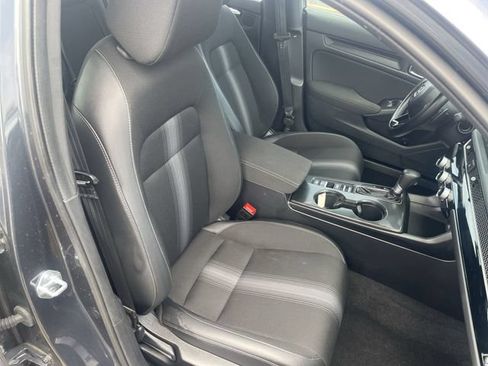 Used 2025 Honda Civic Sport image 40