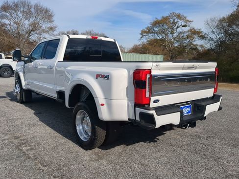 Used 2025 Ford F450 Platinum w/ Platinum Plus Package image 5