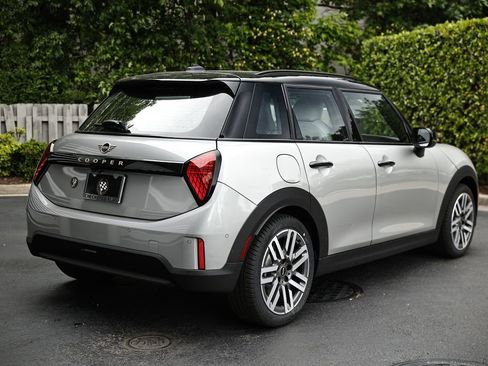 New 2026 MINI Cooper 4-Door Hardtop FWD image 7