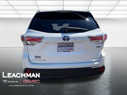 Used 2016 Toyota Highlander Limited Platinum w/ Four Season Floor Mat Package AWD/4WD image 5