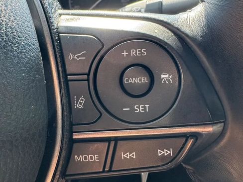Used 2021 Toyota Camry SE FWD image 13