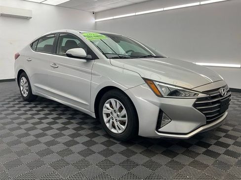 Used 2020 Hyundai Elantra SE w/ Cargo Package (C1) FWD image 3