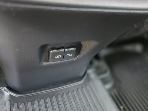 Used 2024 Toyota RAV4 XLE FWD image 18