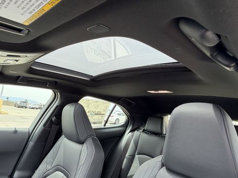 New 2026 Lexus UX 300h FWD image 20