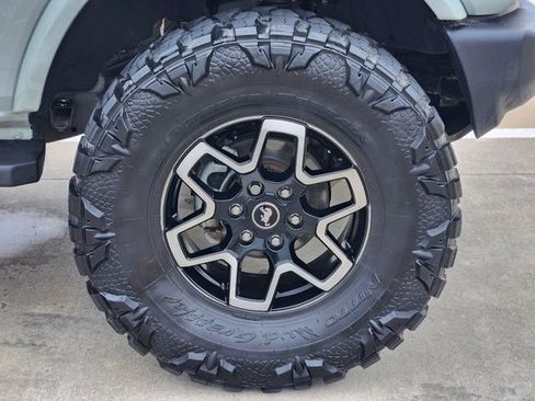 Used 2024 Ford Bronco Outer Banks AWD/4WD image 10