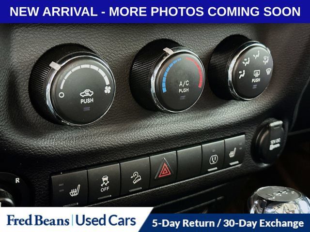 Used 2018 Jeep Wrangler Unlimited Rubicon w/ Cold Weather Group AWD/4WD image 19