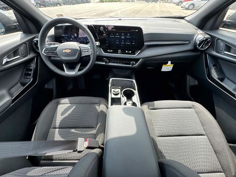 New 2026 Chevrolet Equinox LT image 2